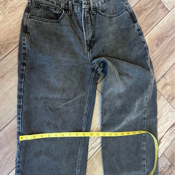 Good American Jeans - Picture 6 of 9